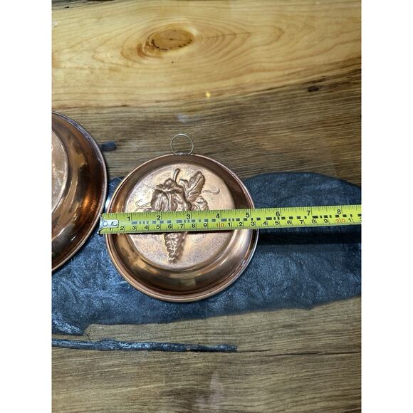Vintgage Copper Molds Grape Design For Decor Only 7 Inch and 5.5" India Set of 2 - Picture 6 of 7